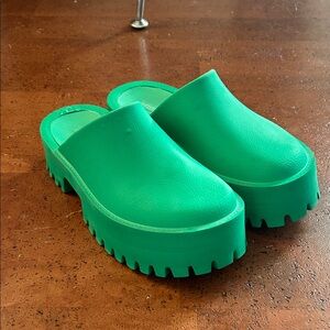 Jeffrey Campbell green Platform Clogs mules